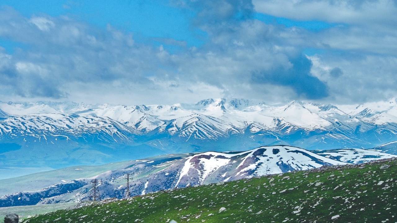 SUUSAMYR VALLEY