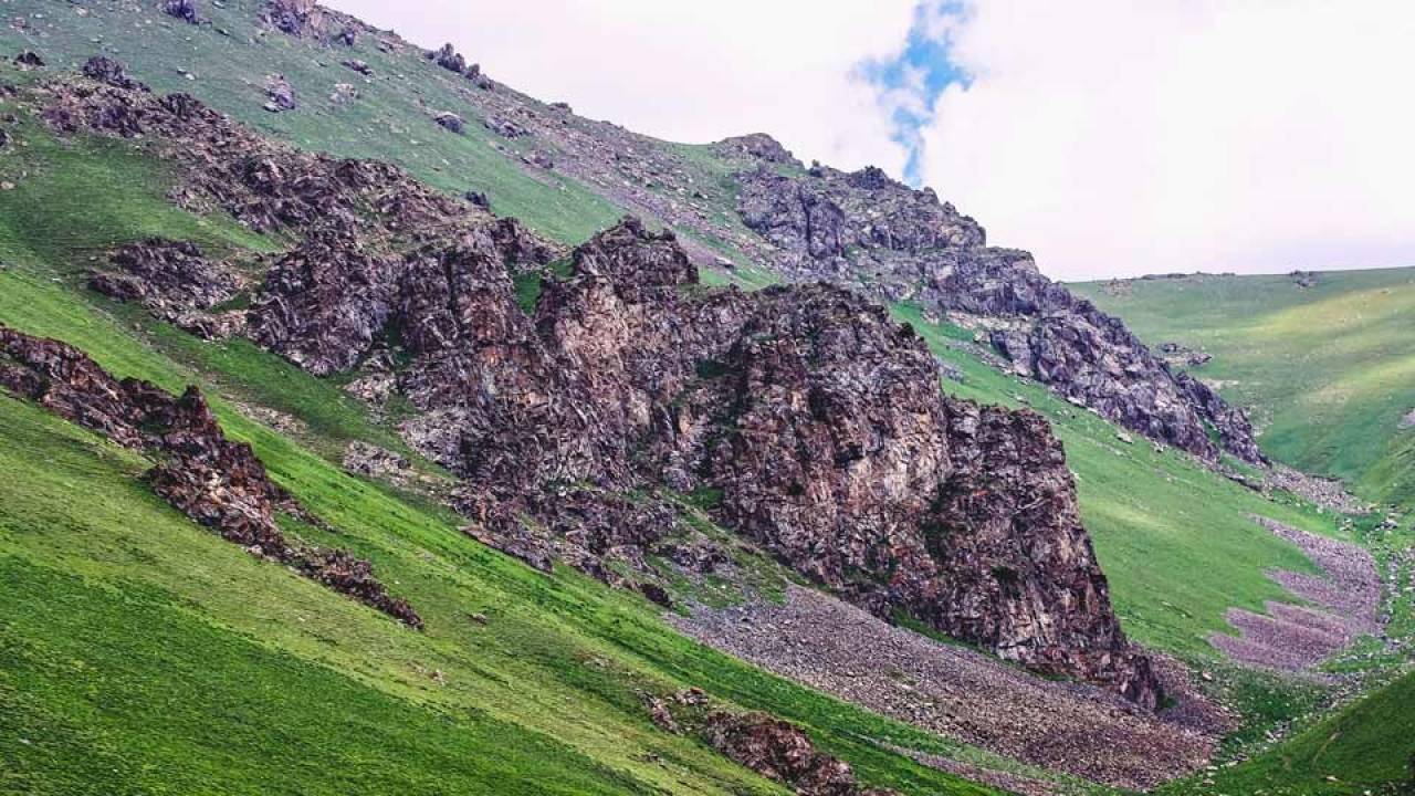 БЕШ ТАШ УЛУТТУК ЖАРАТЫЛЫШ ПАРКЫ