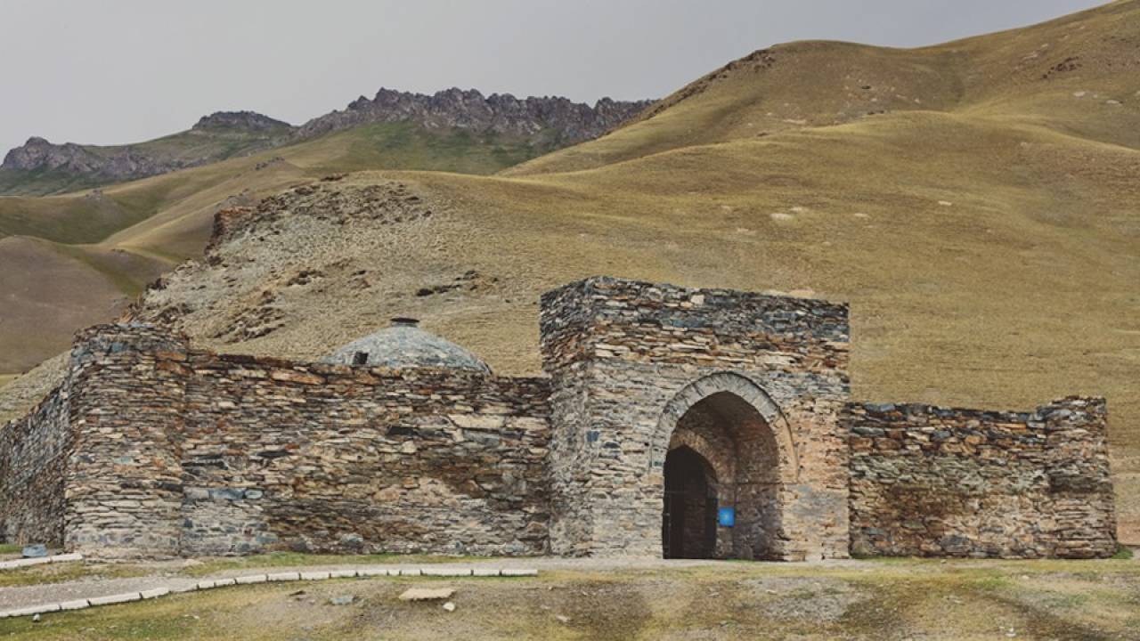 ТАШ РАБАТ КАРАВАНСАРАЙ