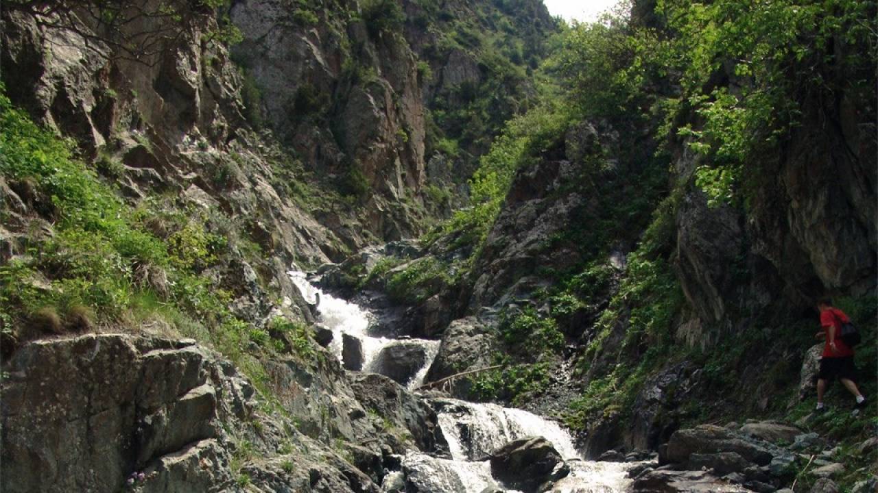ISSYK-ATA GORGE