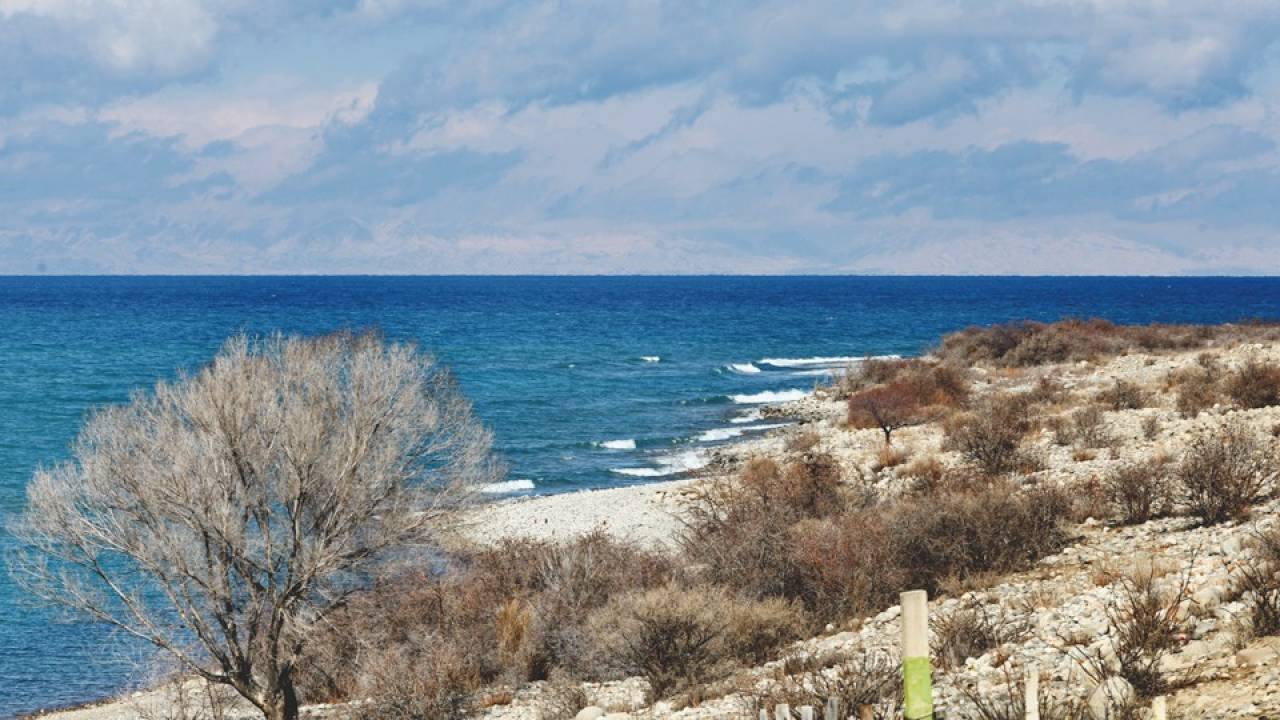 伊塞克湖 (Issykkul)